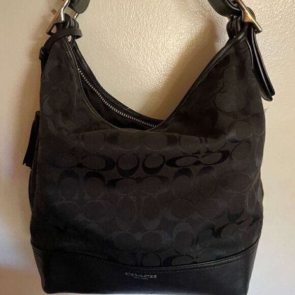 COACH Legacy Duffle in Small Signature Canvas Black Sholder Bag #25380Excellent - Picture 2 of 13